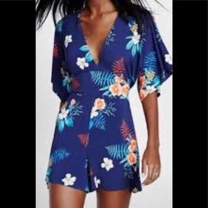 EXPRESS ROMBER FLORAL BLUE NWT MED